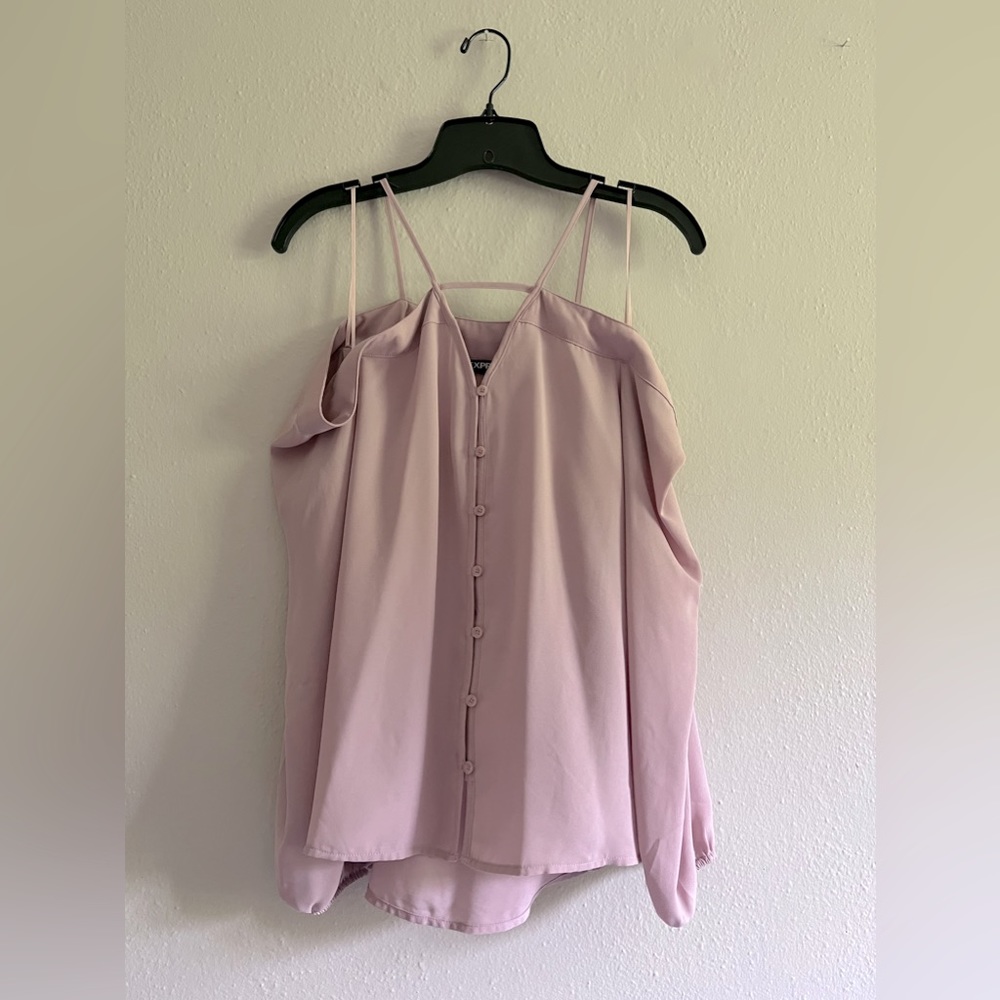 Shoulder cut out top
